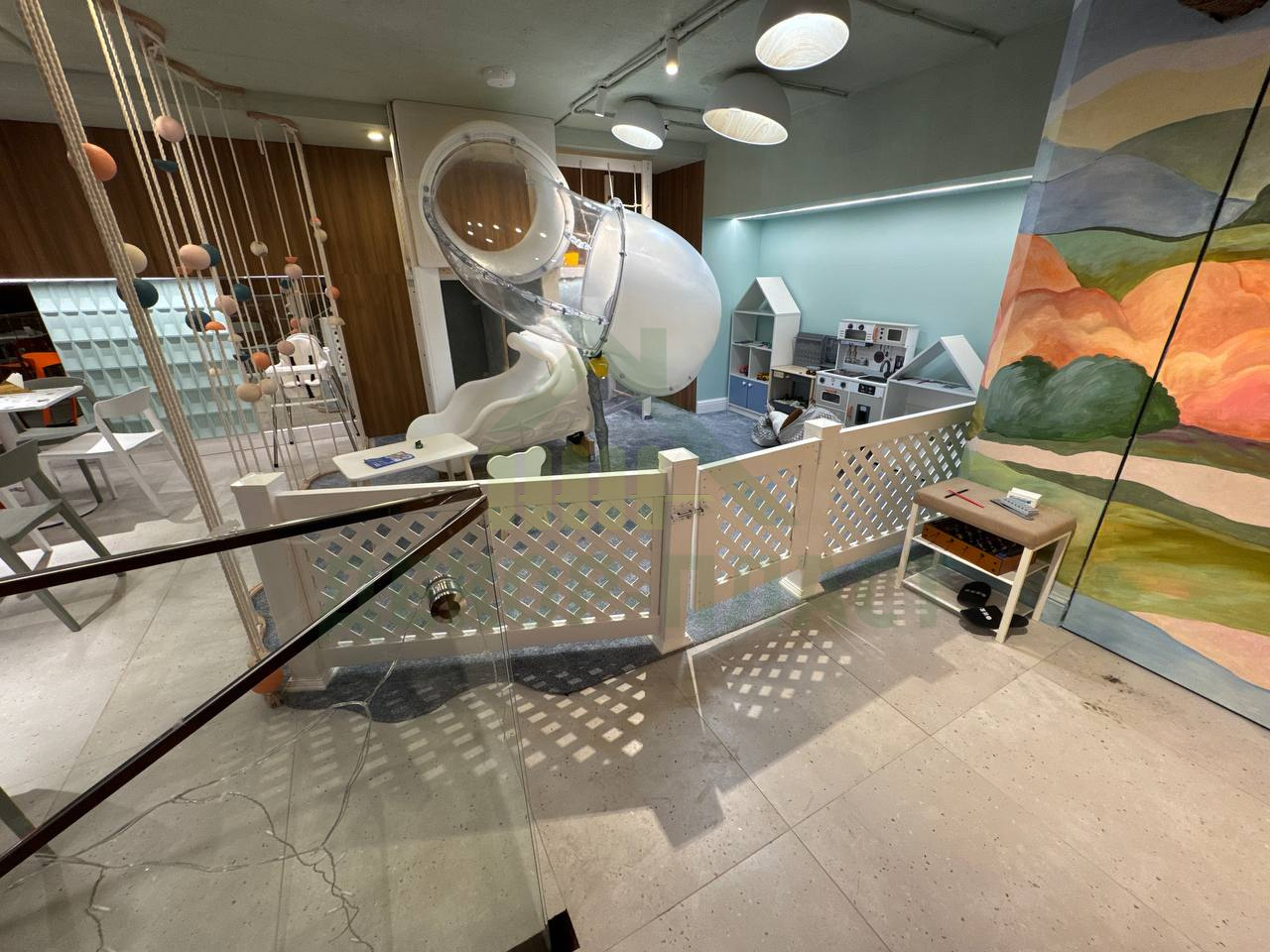 Проект установки декоративного защитного ограждения для детской игровой зоны в кафе "Неваляшка" в Москве