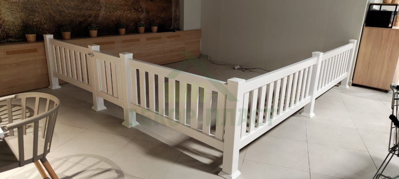 Проект по установке травмобезопасного пластикового ограждения для детской площадки в фирменном ресторане быстрого питания  "100- Мираторг"