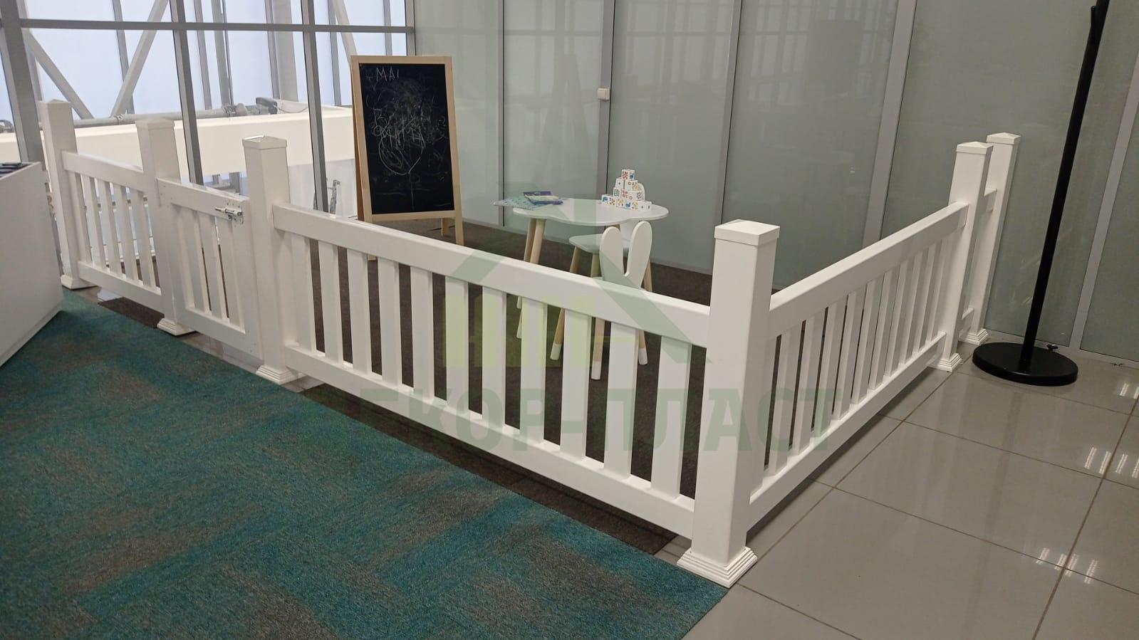 Проекты по установке травмобезопасных ограждений для детских площадок в автосалонах и дилерских центрах